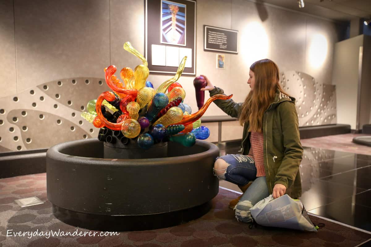 Create your own Chihuly sculpture at The Children's Museum of Indianapolis.
