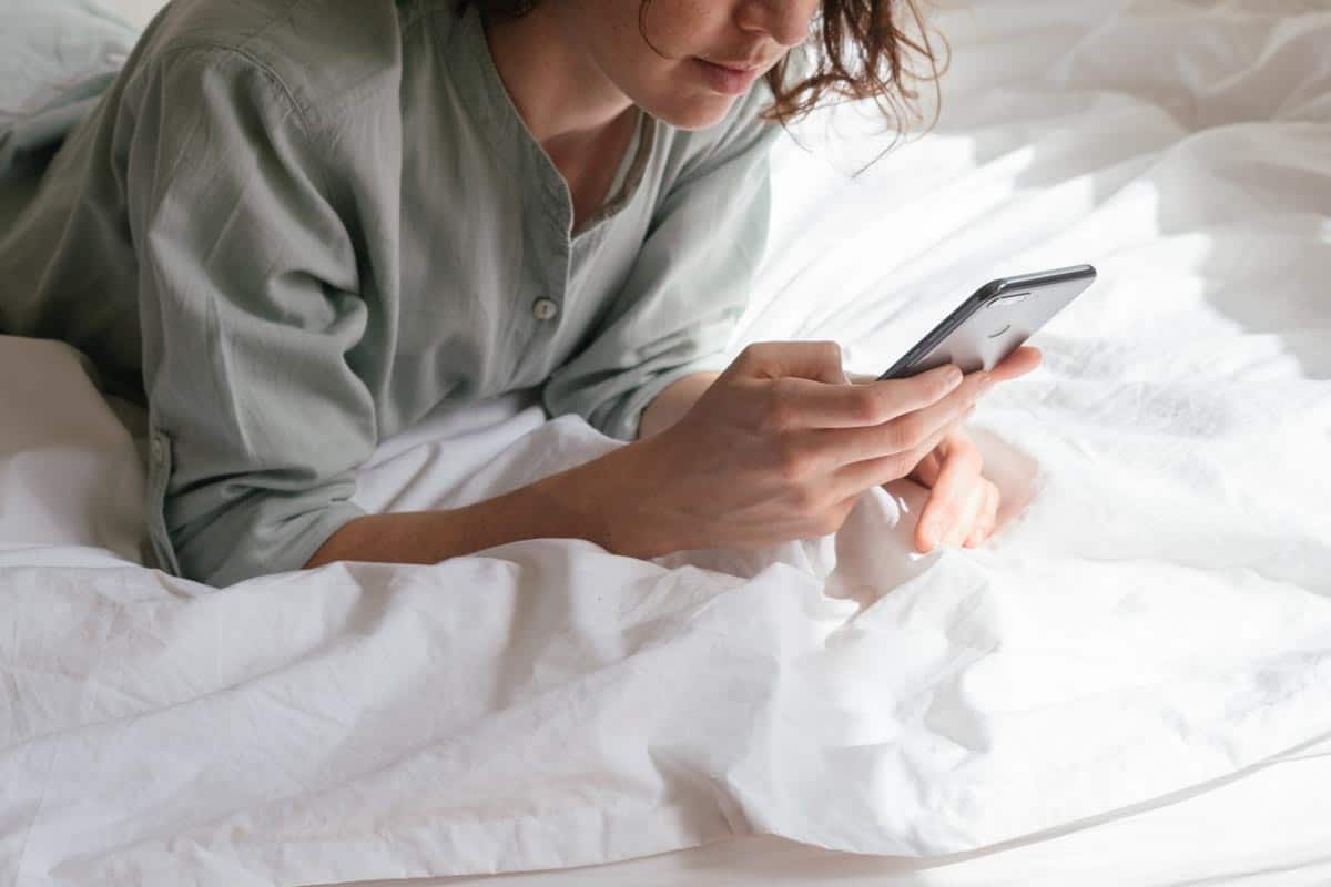 Turn off your phone an hour before bed to get a good night's rest