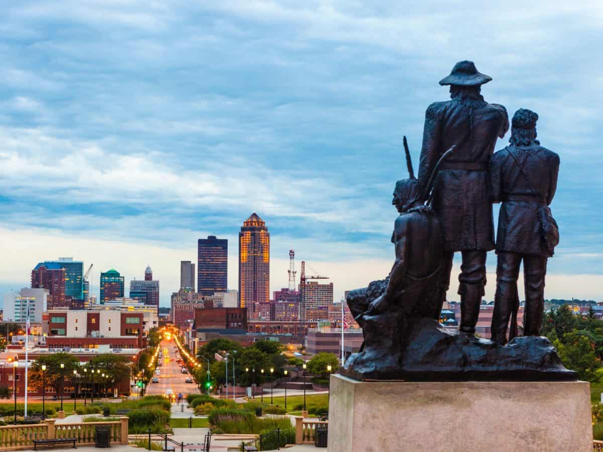 Downtown Des Moines from Pioneer Statue