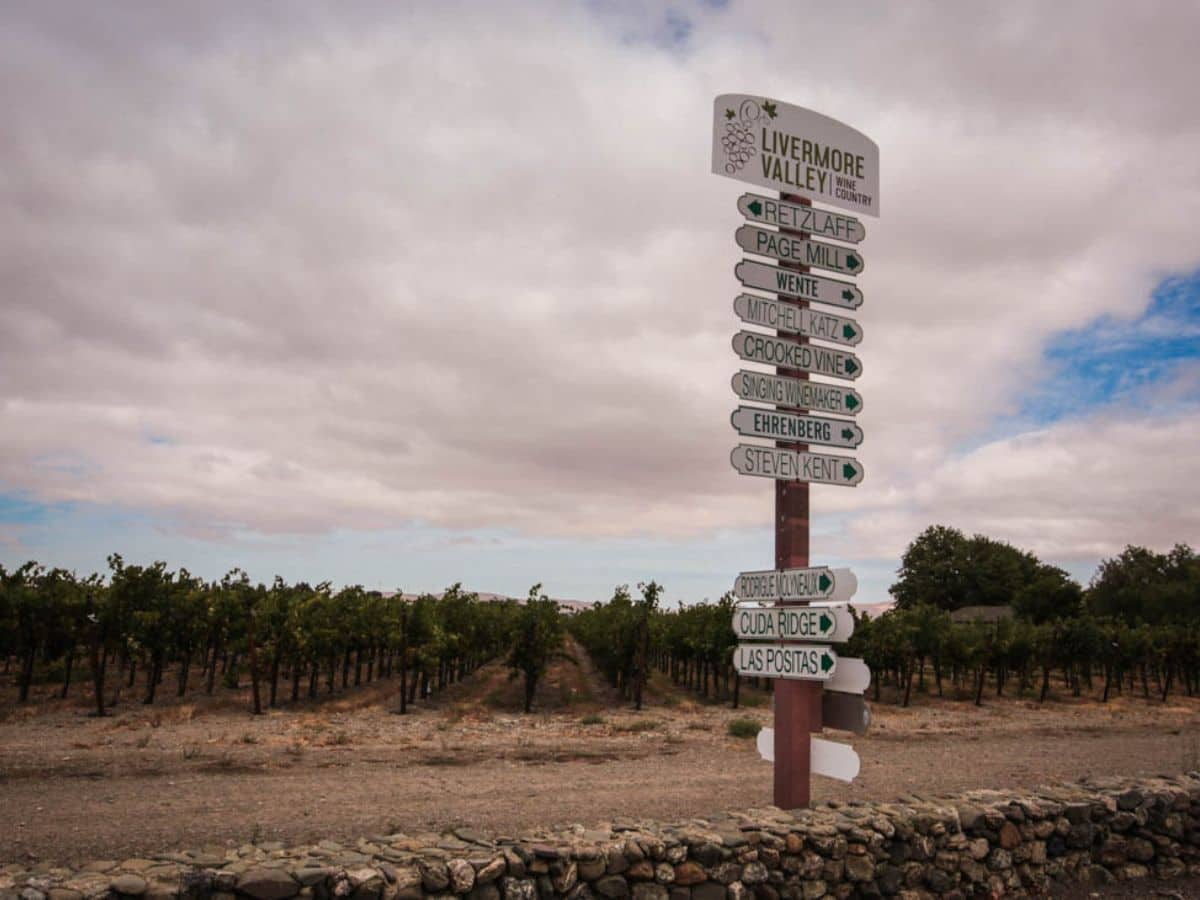 A sign directing visitors to Livermore Valley Wineries.