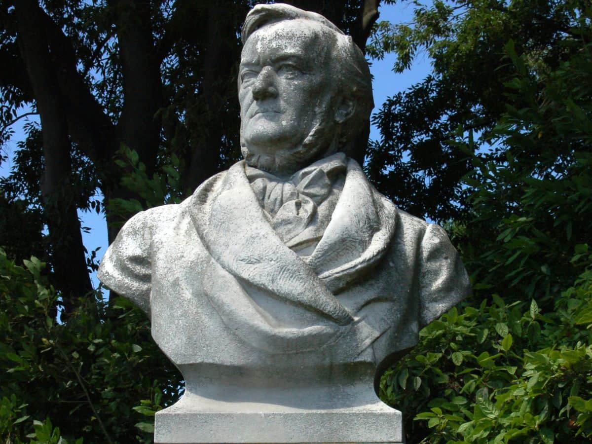 A bust of composer Richard Wagner.