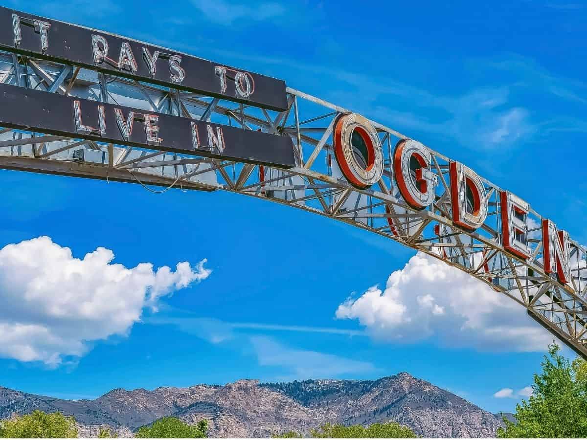Arched sign welcoming people to Ogden, Utah.