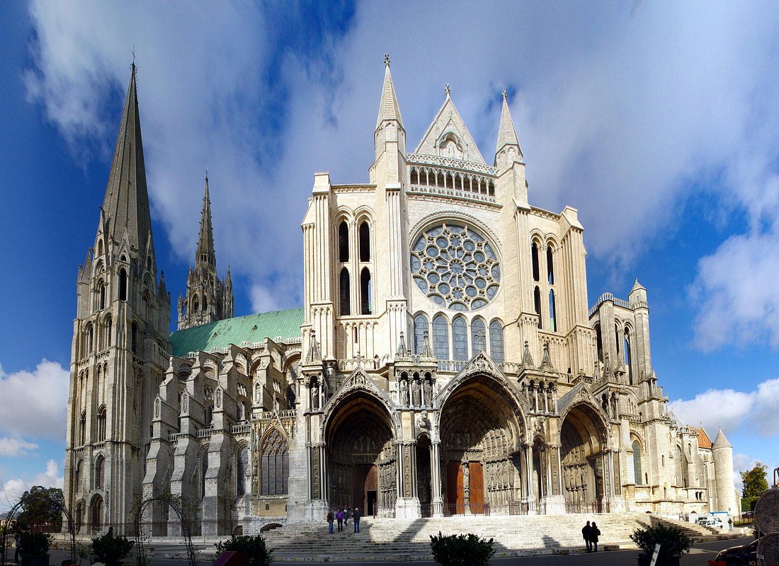 Viator - Chartres Cathedral from Paris
