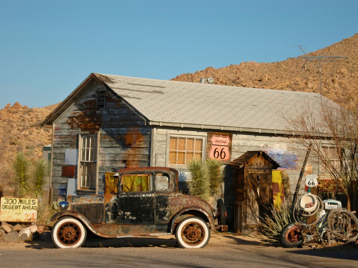 Plan Your Epic Drive on Historic - Old Car And Memorabilia Along Route 66 In AZ Canva 